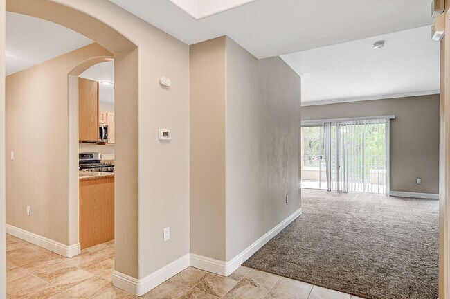 Building Photo - AMBER RIDGE Gated Beauty in Summerlin! 1600+ SF Condo