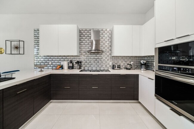 Building Photo - 3246 SW 44th St