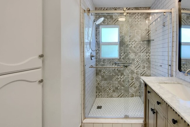 Building Photo - 754 E 1700 S