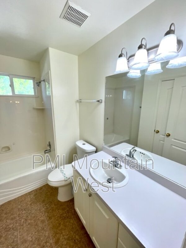 Building Photo - 2815 W 1375 N