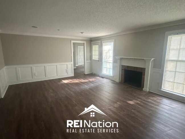 Building Photo - CORDOVA SHOWSTOPPER! Massive 4BR/3BA w/ Deck, Detached Garage & Porch!