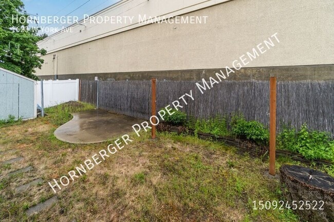 Building Photo - 1623 W York Ave