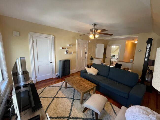 Building Photo - 21 Chandler St