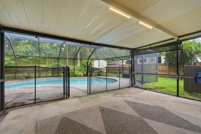 Building Photo - 121 Mill Ct