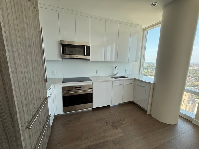 Building Photo - 188 Brookline Ave