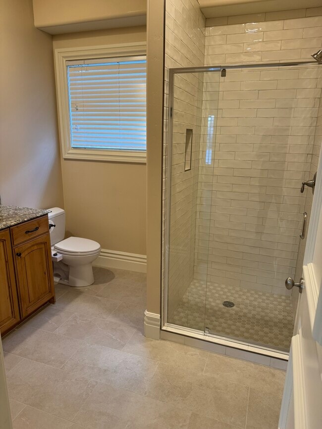 Building Photo - 4900 Marilyn Dr