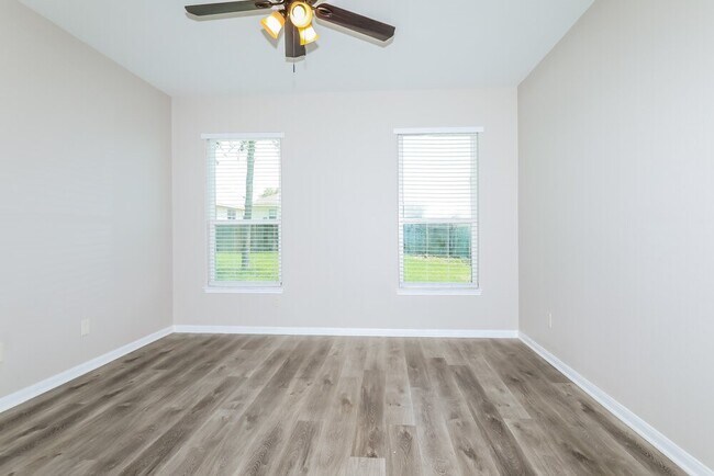 Building Photo - 18428 Sunrise Maple Dr