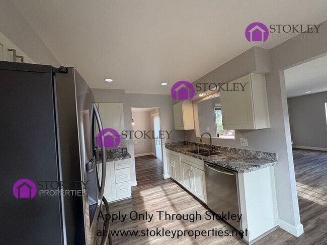 Building Photo - 1920 Encima Dr