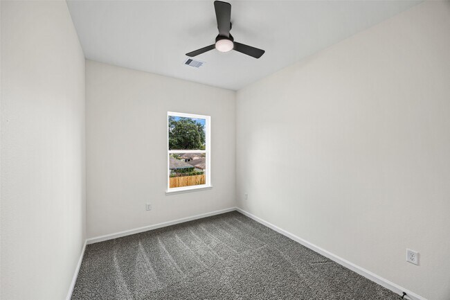 Building Photo - 443 Hahlo St