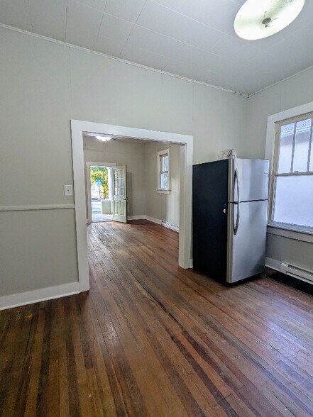 Building Photo - 203 S Highland St