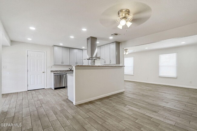 Building Photo - 10401 Centaur Dr