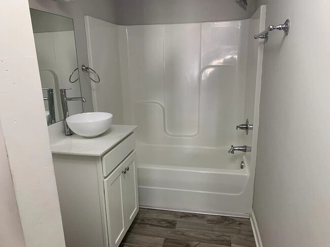 Building Photo - 2338 Pope Ave.