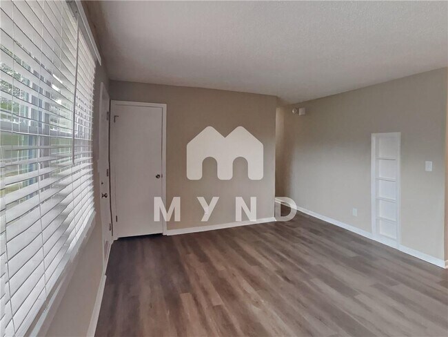 Building Photo - 406 Blair Villa Dr SE
