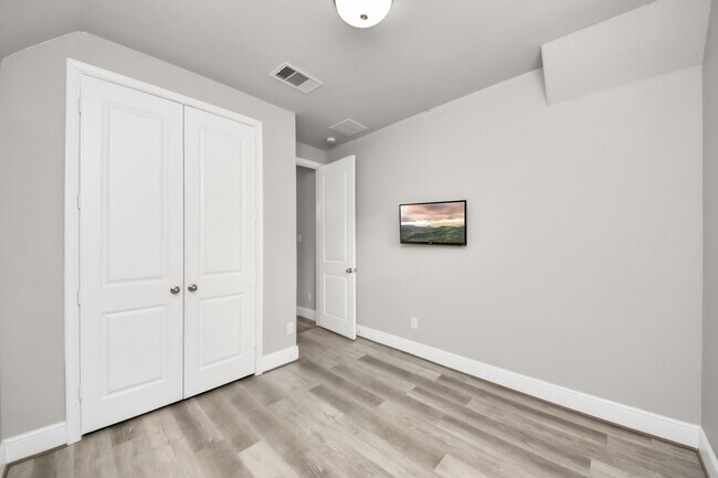 Building Photo - 10719 Lacaille Ln