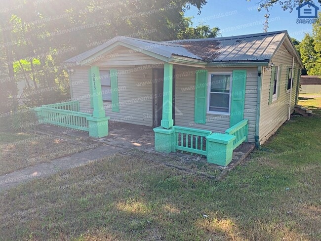 Building Photo - 3015 Sunset Ave