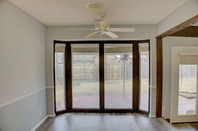 Building Photo - 3-Bed, 2-Bath in BA!