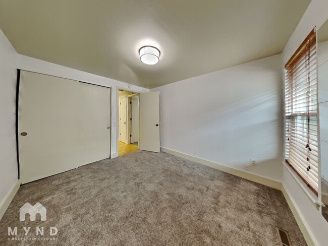 Building Photo - 2002 S Helena St