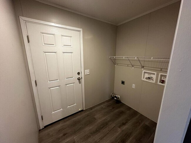 Building Photo - 102 Gaslight Dr