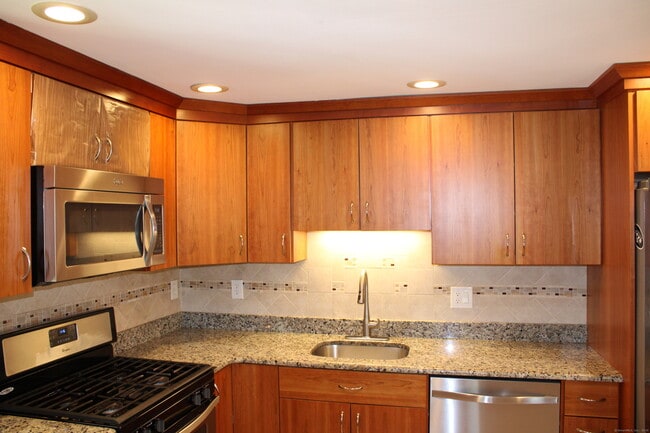 Building Photo - 153 Brookside Rd