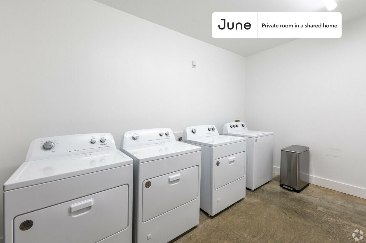 Building Photo - Room in Shared 4 bed/2 bath home in Dupont Circle