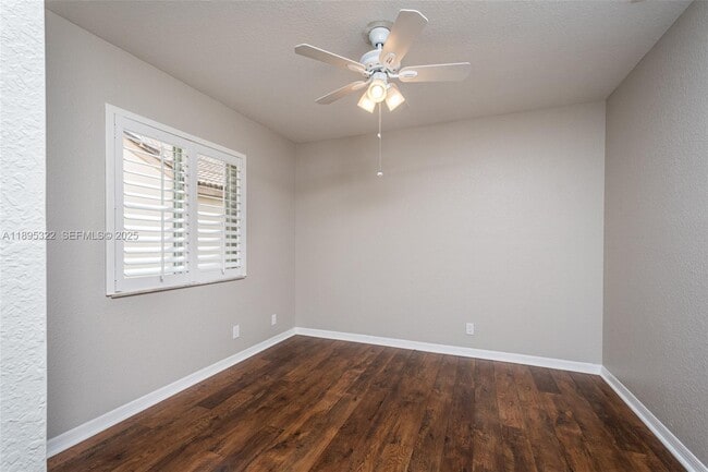 Building Photo - 1524 Canary Island Dr