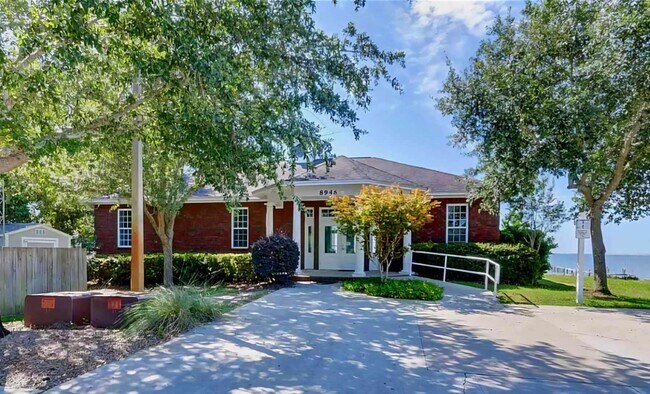 Building Photo - 9047 Orlando Ave