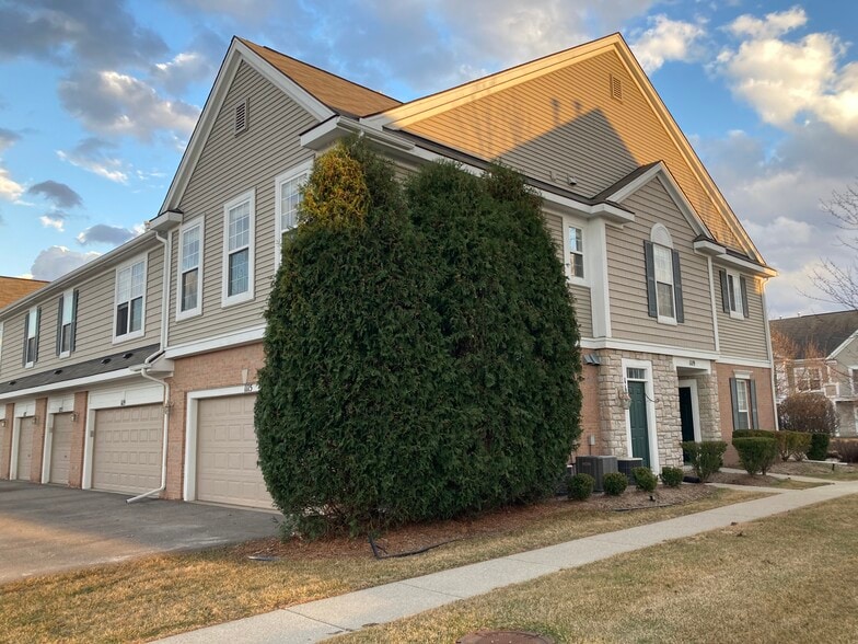 Building Photo - 1115 Alameda Blvd