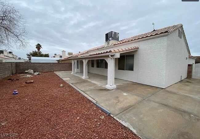 Building Photo - 6424 Quantum Ln