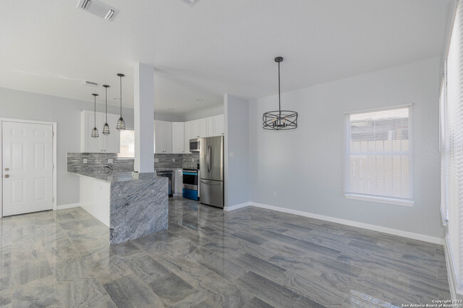 Building Photo - 310 Gabriel-