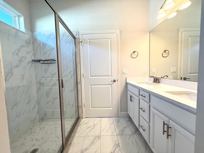 Building Photo - 10819 Pacini Wy