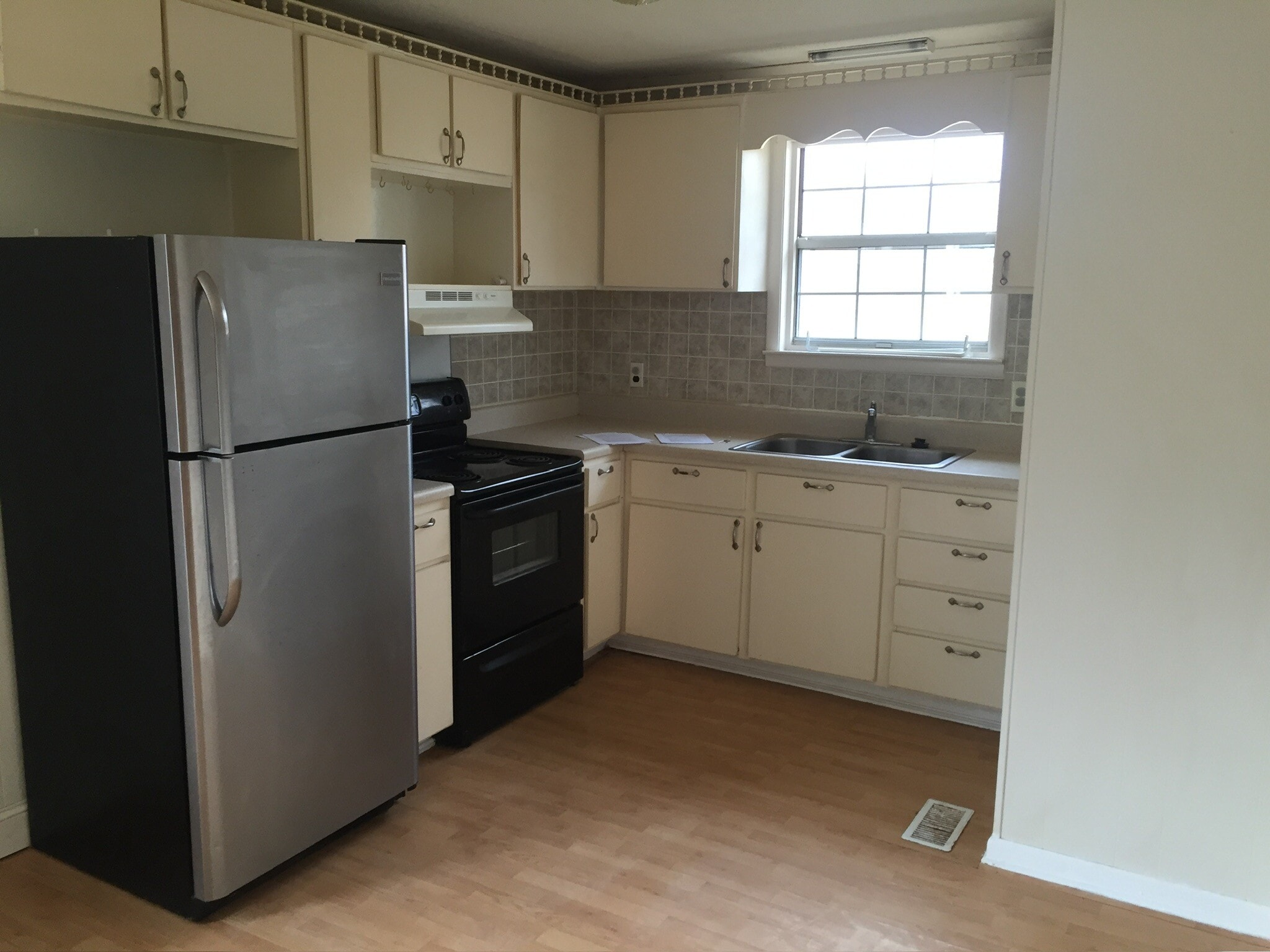 Building Photo - 856 Fortoria Dr