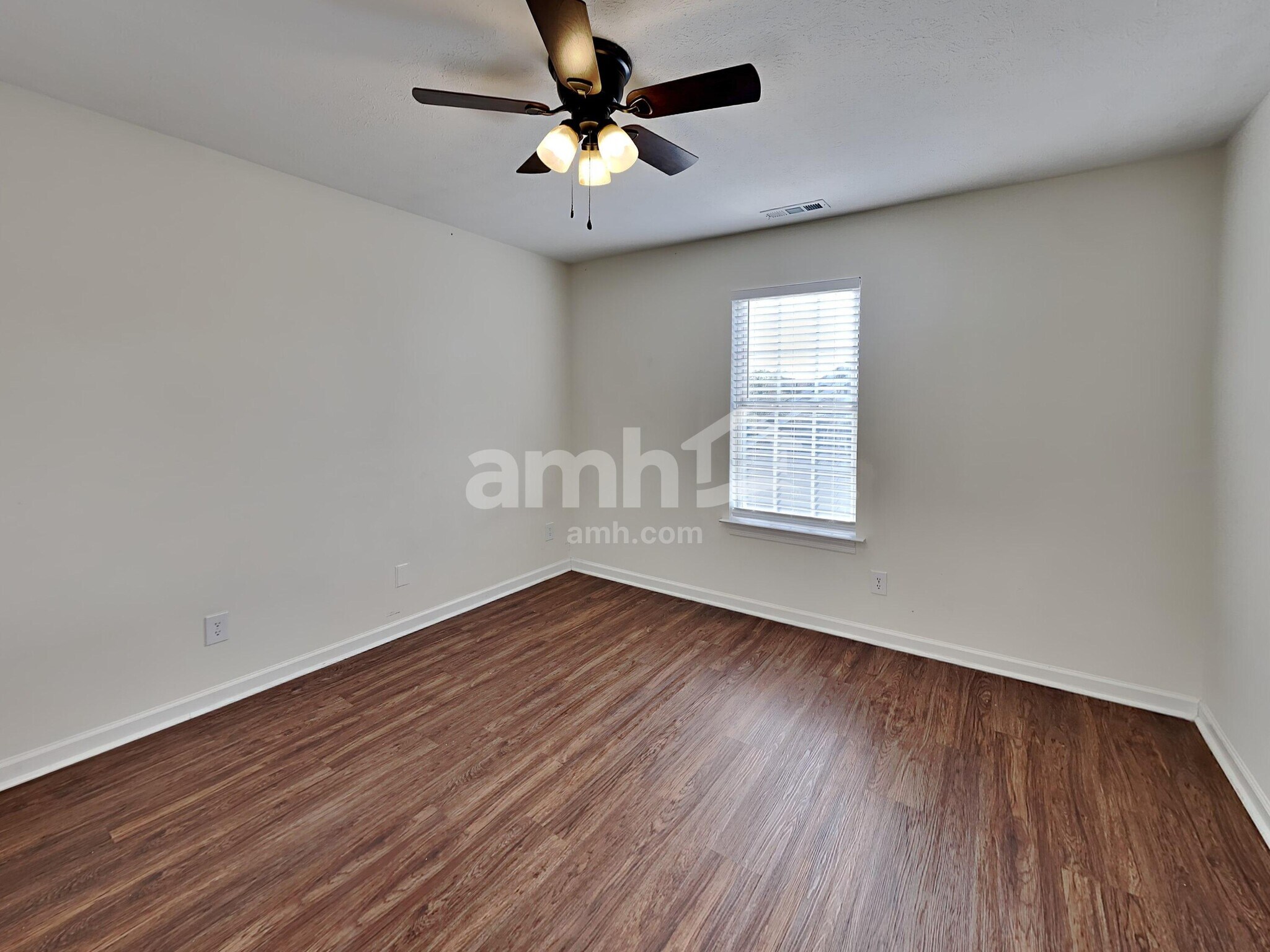 Building Photo - 4864 Ark Ln