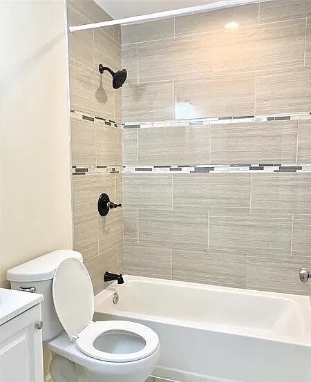 Building Photo - 4000 Hilton Rd