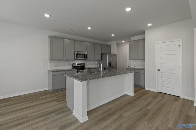 Building Photo - 7202 Fox Gln Cir SE