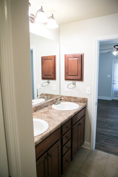 Building Photo - 307 Dovington Dr