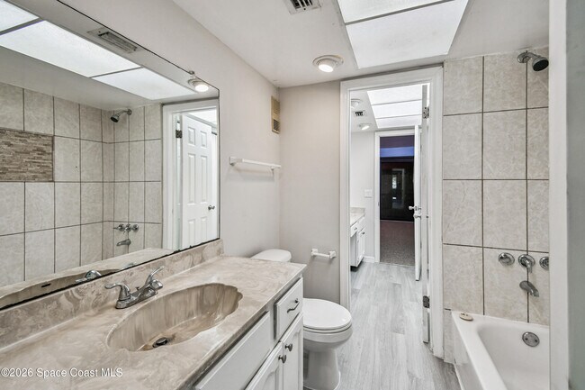 Building Photo - 3687 Royal Oak Dr