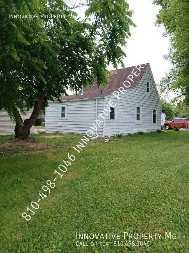 Building Photo - Recently refinished 3 bedroom , 1 bath home!