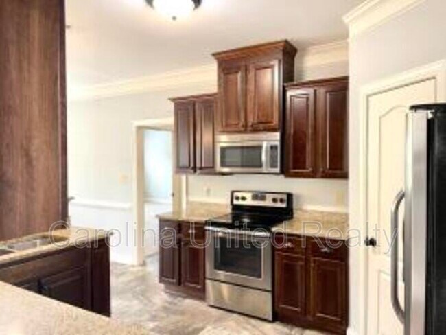 Building Photo - 220 Kickham Ln