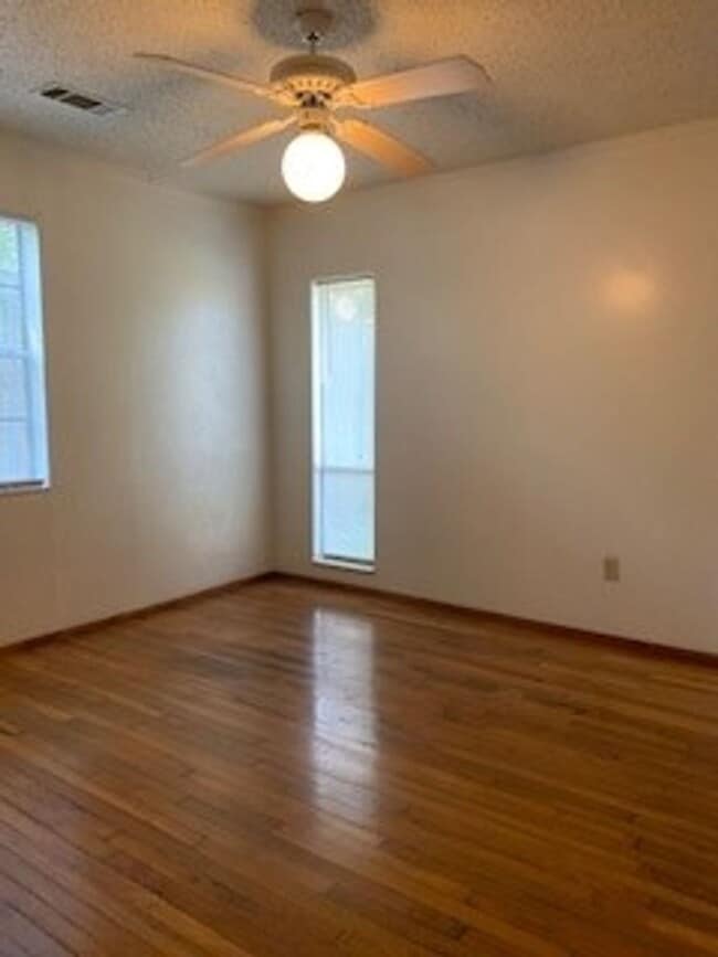 Building Photo - RBERNL