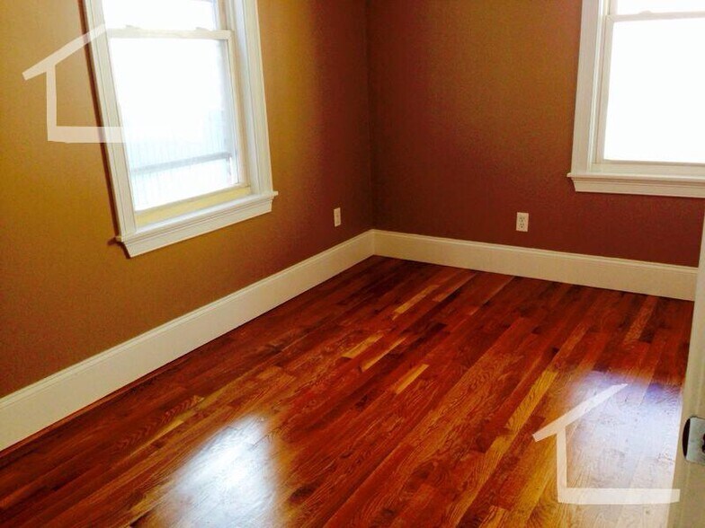 Primary Photo - 8 Saint Lukes Rd