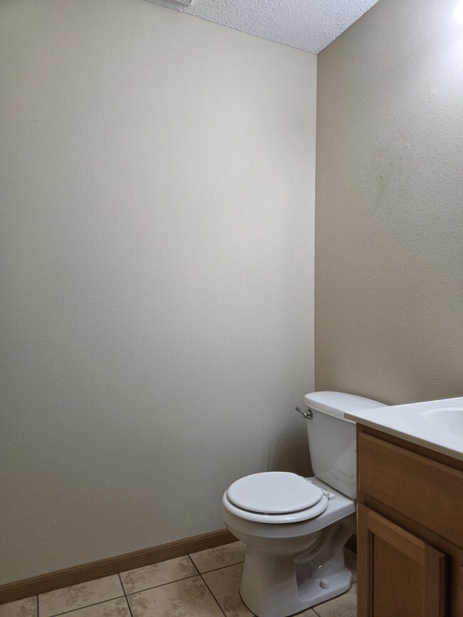 Building Photo - 408 Cedar Pl