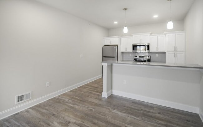Building Photo - Ridgefield West Apartments