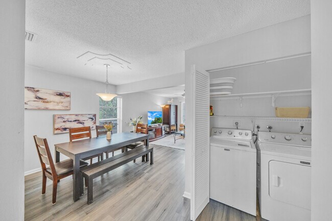 Building Photo - 1350 Riverside Cir