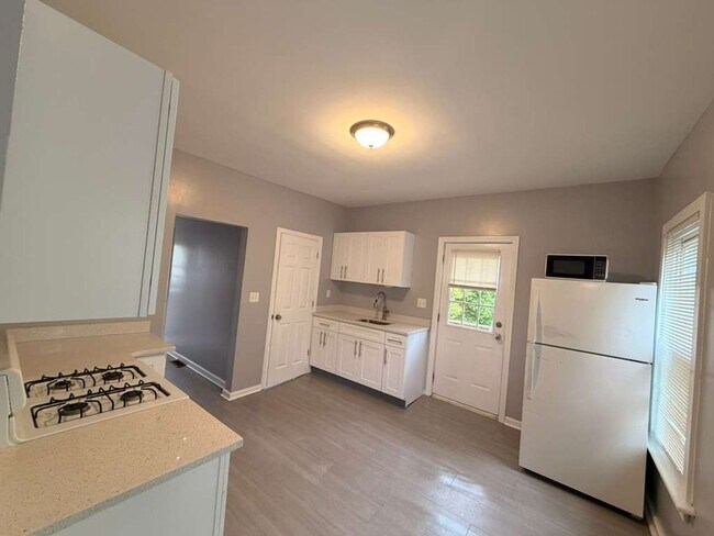 Building Photo - New St Apartments