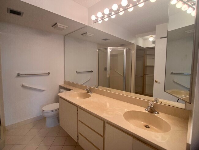 Building Photo - 2581 Village Blvd