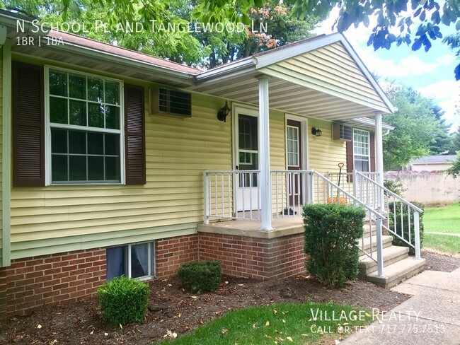 Building Photo - 303 N School Pl