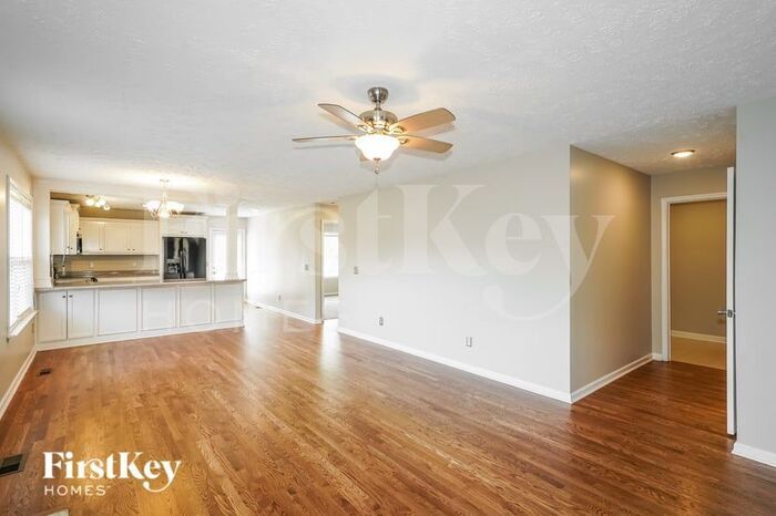 Building Photo - 308 Birchclay Point N
