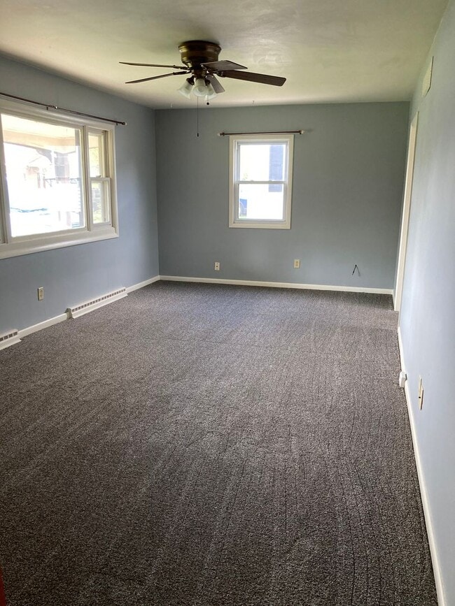 Building Photo - 3 Bedroom Home in Beloit!