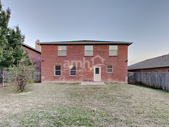 Building Photo - 631 Almandora Dr