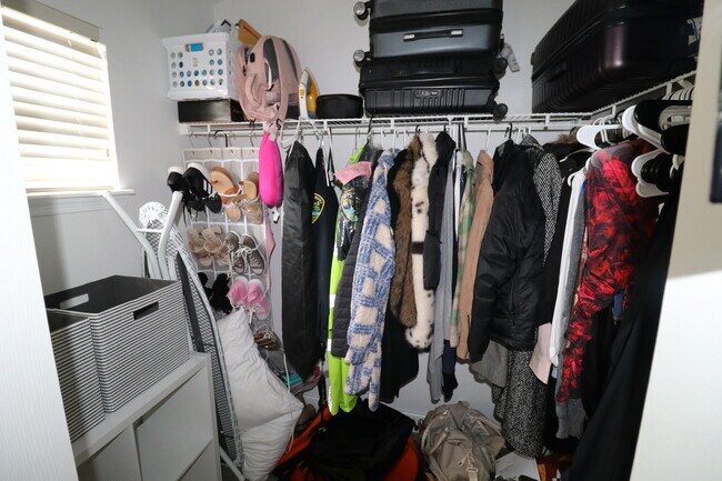 Building Photo - 6848 Brook Hollow Rd